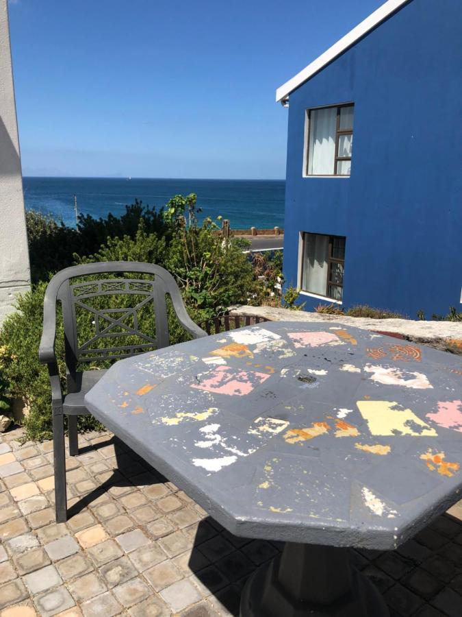 Ollava Guesthouse Simon's Town Exterior photo