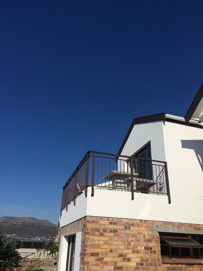 Ollava Guesthouse Simon's Town Exterior photo